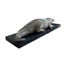 Load image into Gallery viewer, Crocodile Bookend